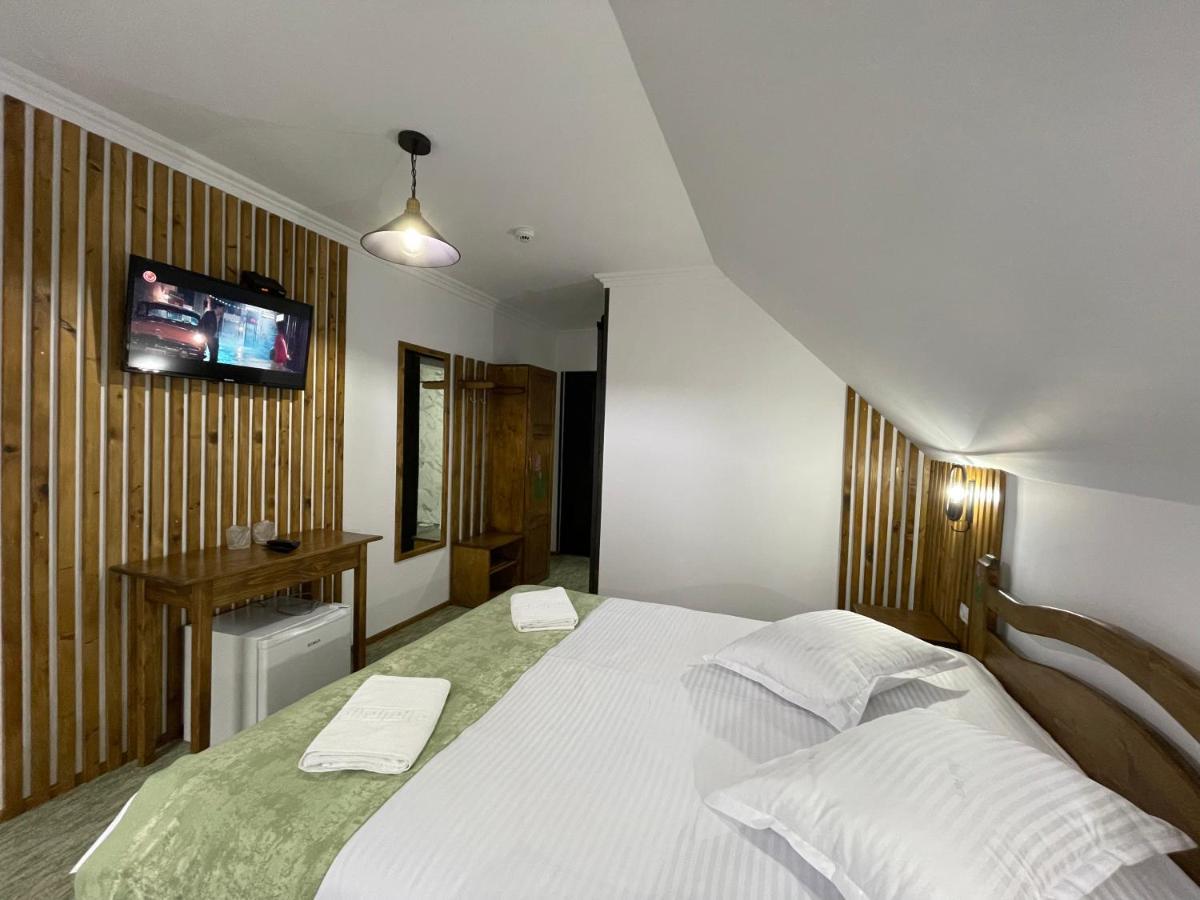 Casa Bicajeanului - Лаку Рошу Экстерьер фото