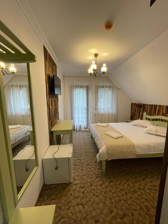 Casa Bicajeanului - Лаку Рошу Экстерьер фото